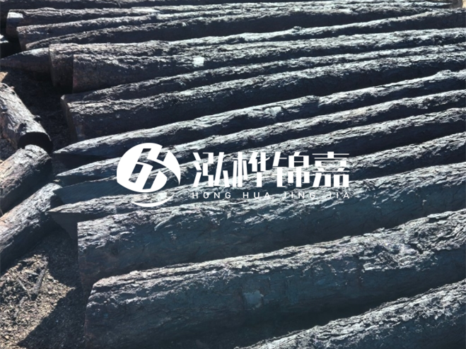 經(jīng)過(guò)防腐處理的松木樁價(jià)格貴多少？炭化處理的松木樁貴多少？