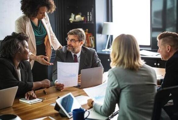 公司注冊的時候，選小規(guī)模納稅人還是一般納稅人？