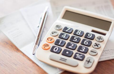 為什么小規(guī)模納稅人比一般納稅人的代理記賬費用要低呢？