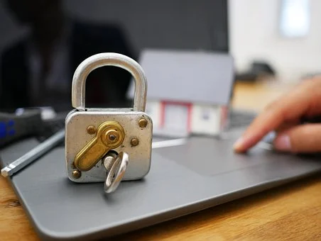 公司注冊(cè)后可以拿實(shí)繳的注冊(cè)資金使用嗎？