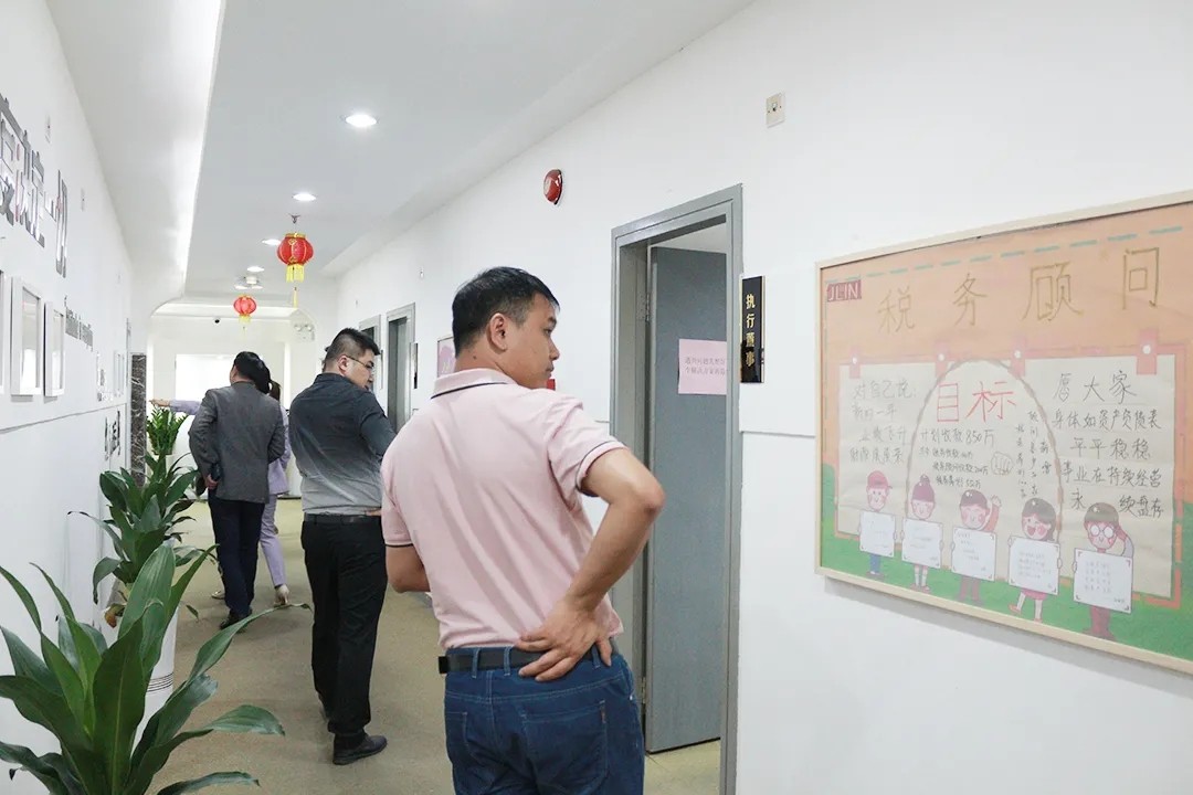 熱烈歡迎深圳市芯片行業(yè)協(xié)會蒞臨君林集團交流座談！