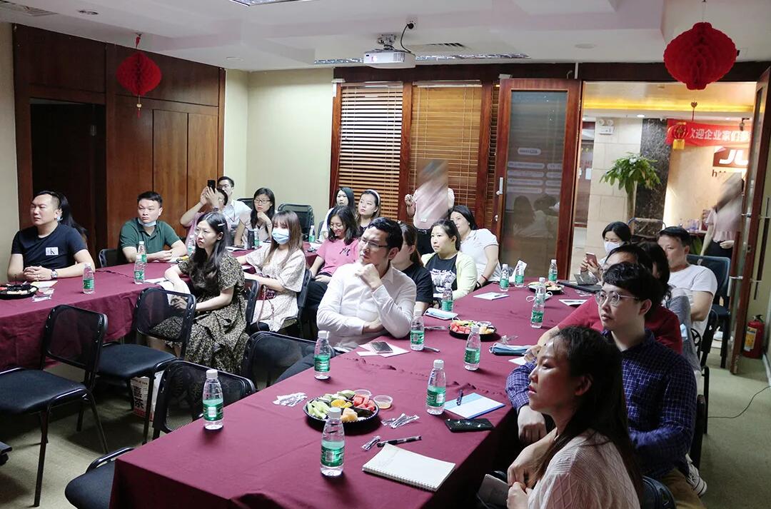 “兩會政策對企業(yè)利弊的分析”沙龍圓滿結(jié)束 “兩會政策對企業(yè)利弊的分析”沙龍圓滿結(jié)束