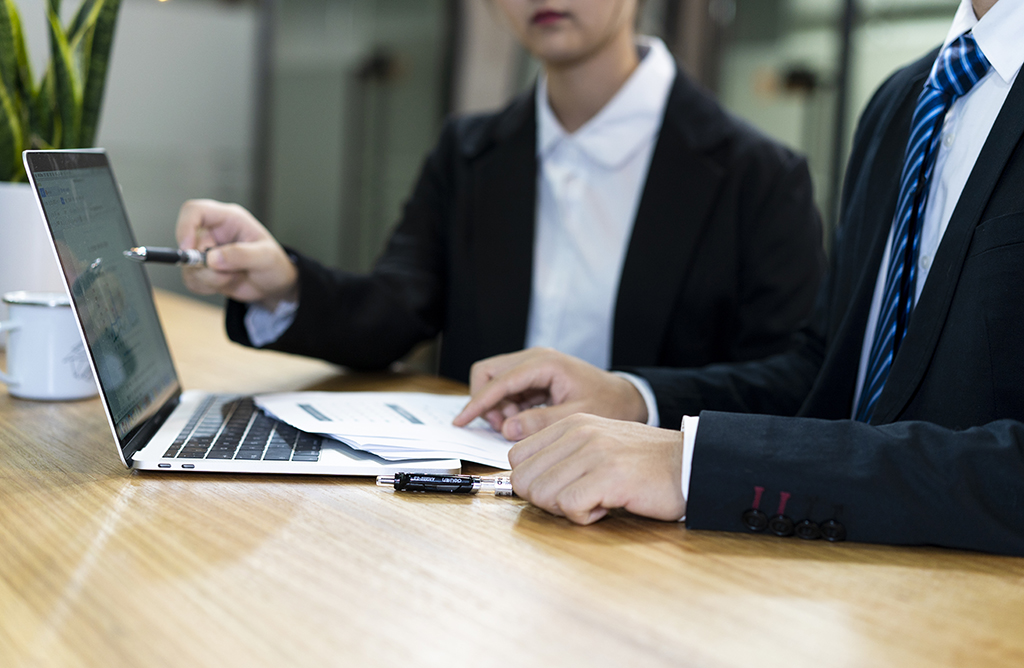 如何順利為國內(nèi)公司開設(shè)美元賬戶：全面指南