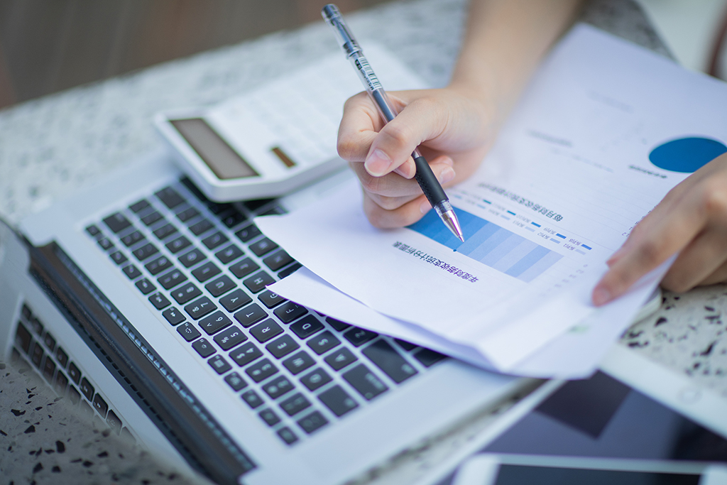 大陸公司在香港開戶的條件，香港開戶風(fēng)險(xiǎn)：