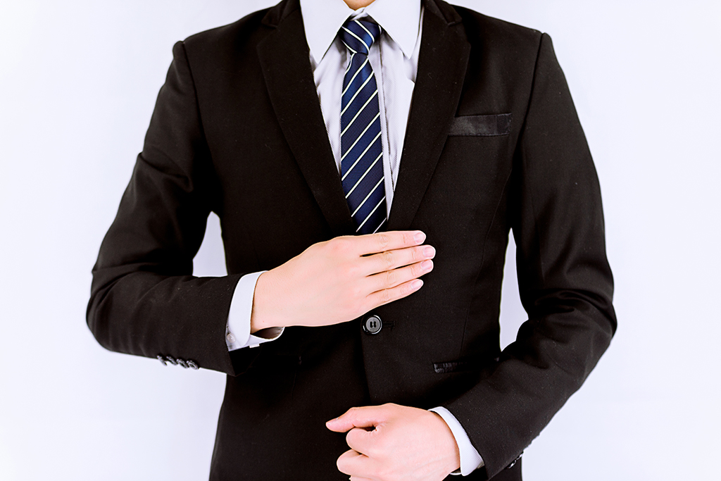 香港人如何在境內(nèi)控股公司，需要哪些文件